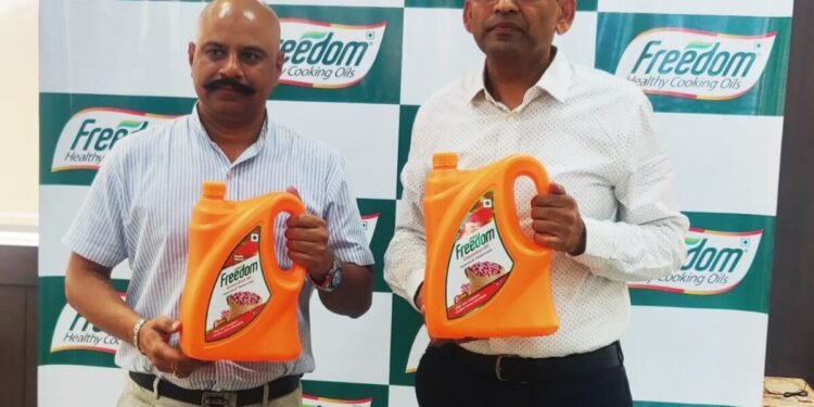 Gemini Edibles and Fats India launches five litre jar of Freedom Groundnut Oil
