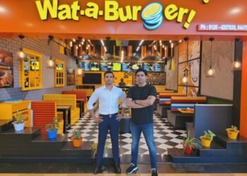 (L-R) Rajat Jaiswal & Farman Beig, Co-founders, Wat-a-Burger