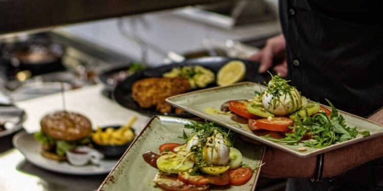 High Cost, Emotional Appeal Stops Restauranters From Kitchen Automation?