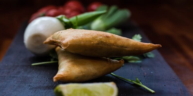 Samosa Singh to Go Global, Partners with D2C Giant