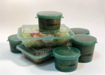 Restaurants in New York City collaborate with DeliverZero to supply reusable takeaway containers.