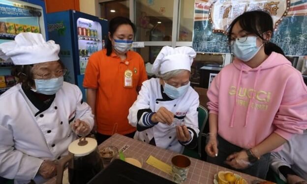 Hong Kong’s shing kee café introduced a role-playing game to help elderly dementia residents restore their memories