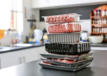 The Discovery Of 9,936 Chemicals In Plastic Food Packaging Is Alarming