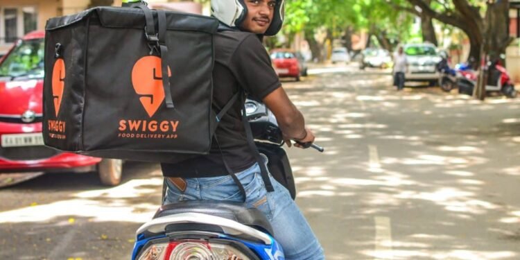 Swiggy Partners with upGrad